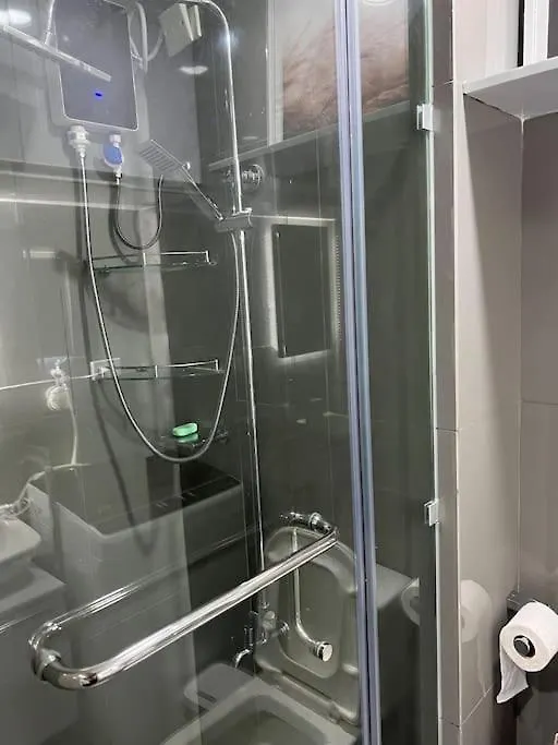 Apartment In Air Residences, Makati With Wifi, Netflix, Pool, Mall And More Manila 0*,  Filipinler