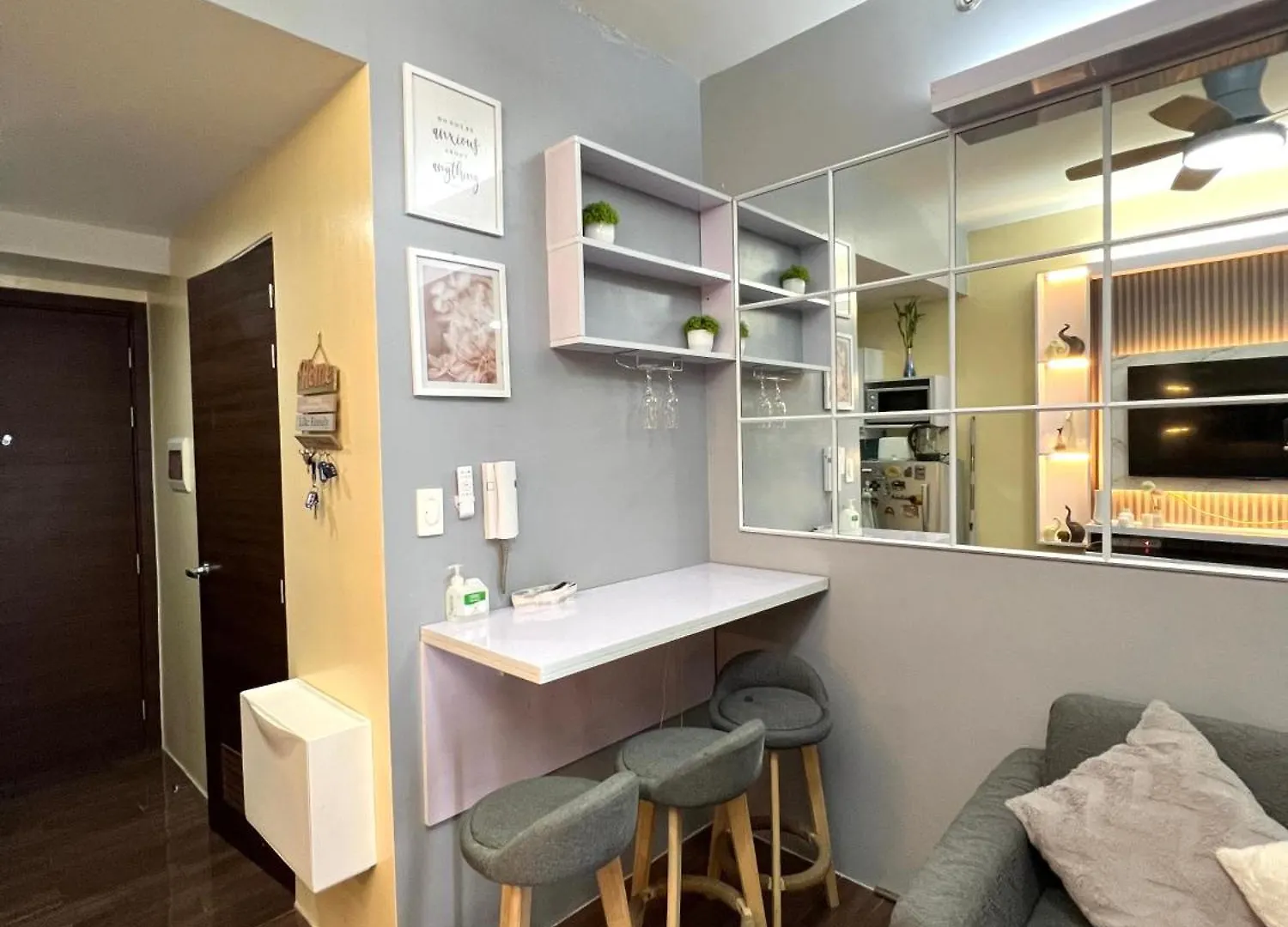 Apartment In Air Residences, Makati With Wifi, Netflix, Pool, Mall And More Manila Filipinler