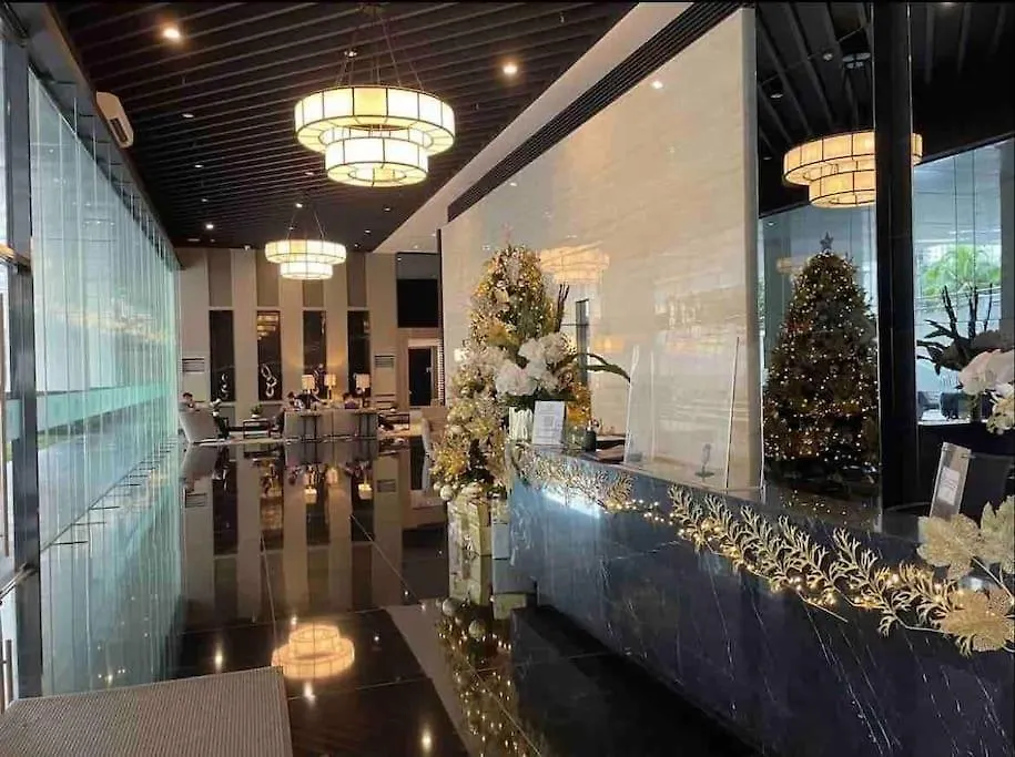Apartment In Air Residences, Makati With Wifi, Netflix, Pool, Mall And More Manila