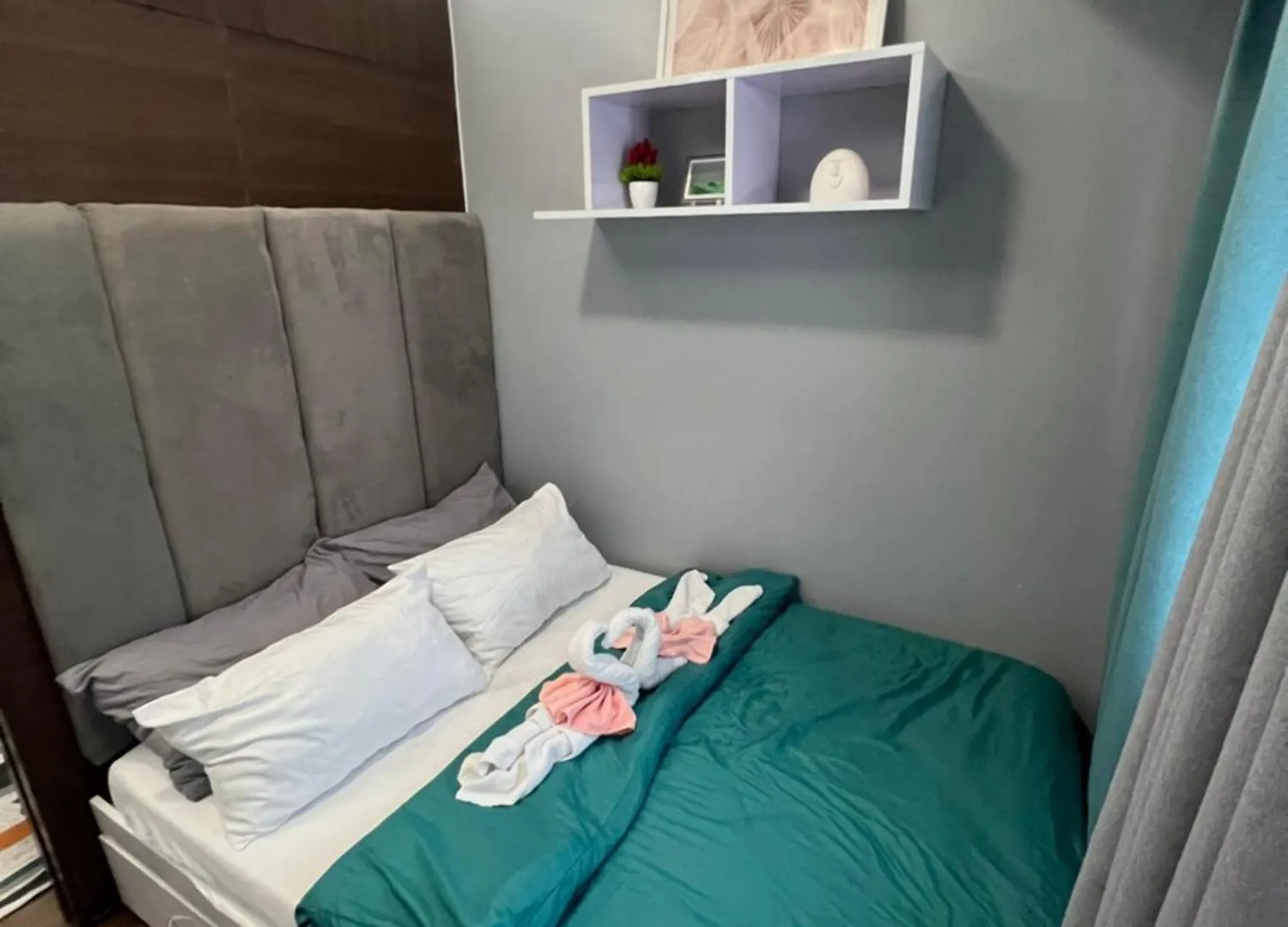 Apartment In Air Residences, Makati With Wifi, Netflix, Pool, Mall And More Manila 0*,
