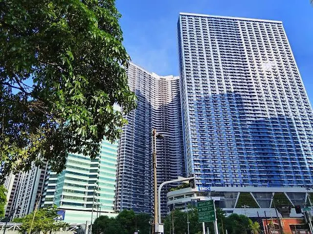 Apartment In Air Residences, Makati With Wifi, Netflix, Pool, Mall And More Manila