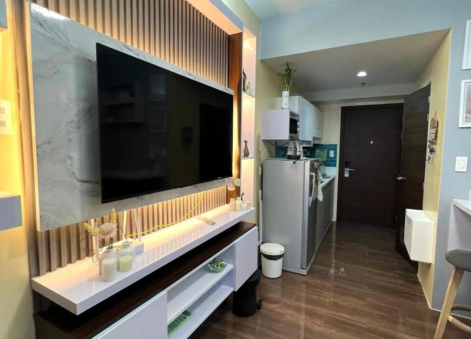 Apartment In Air Residences, Makati With Wifi, Netflix, Pool, Mall And More Manila