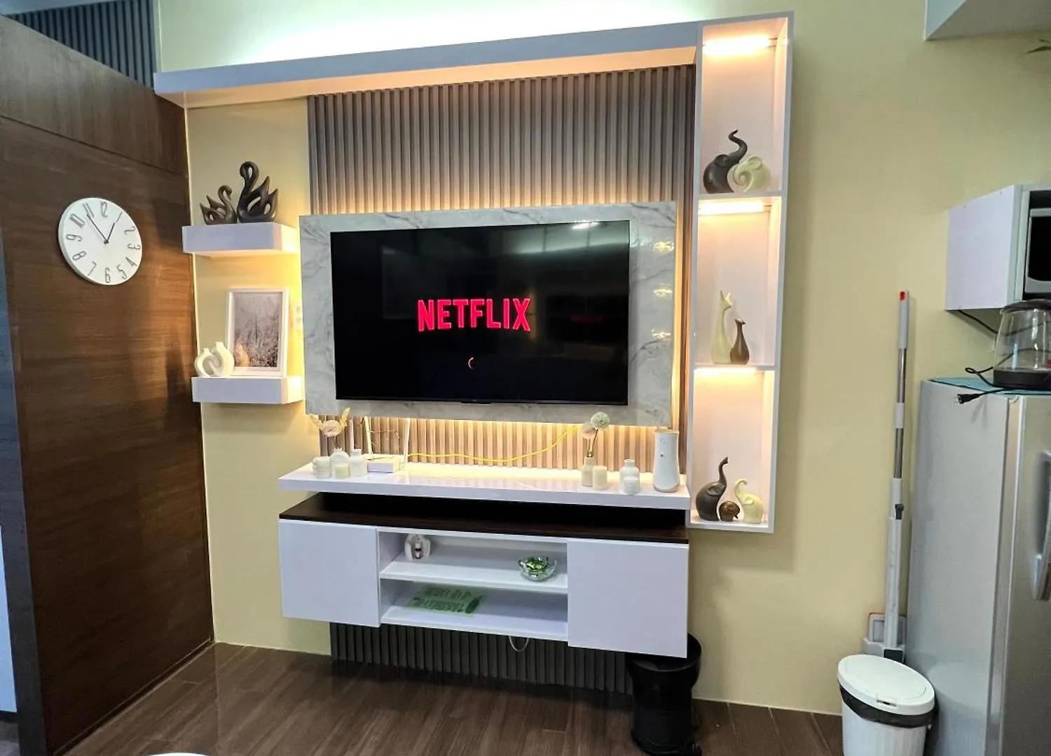 Apartment In Air Residences, Makati With Wifi, Netflix, Pool, Mall And More Manila 0*,  Philippines